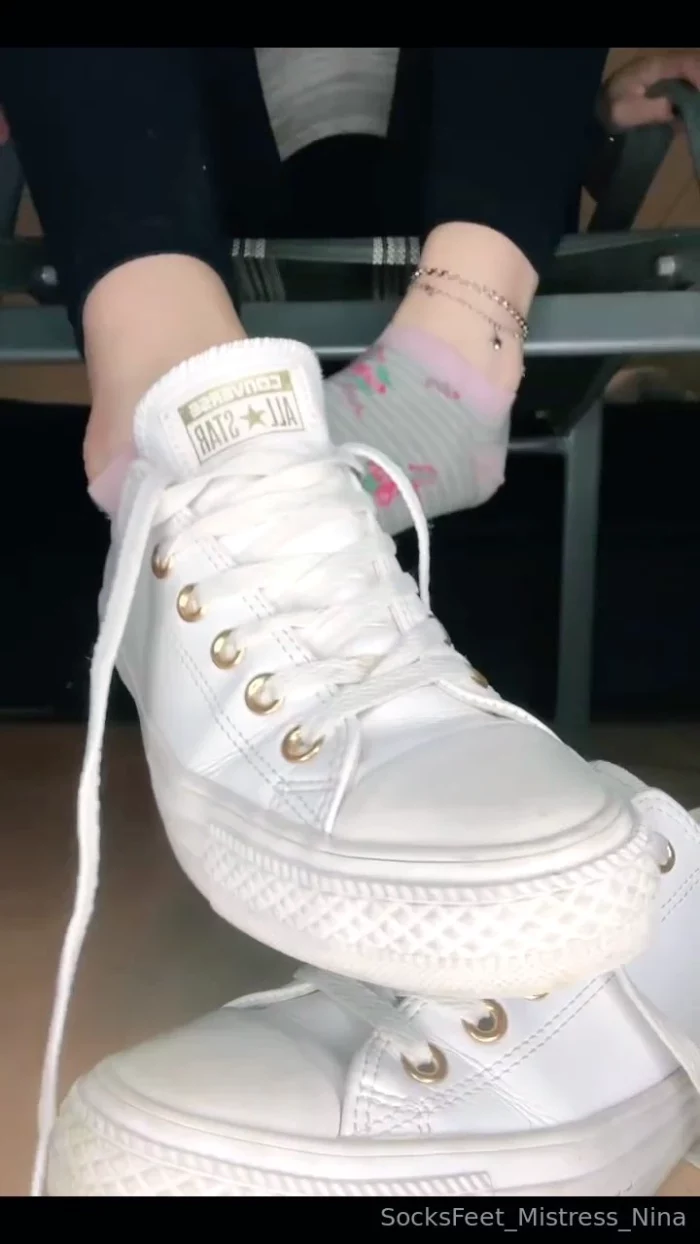 Are You Ready For My Worn-Out Sweaty Socks - SOCKSFEET MISTRESS NINA - MP4
