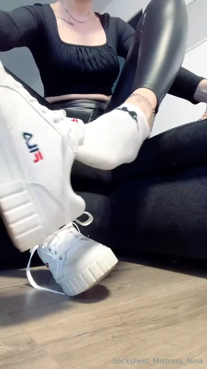 If You Want To Test From My Socks, You Have To Follow My Instructions - SOCKSFEET MISTRESS NINA - MP4