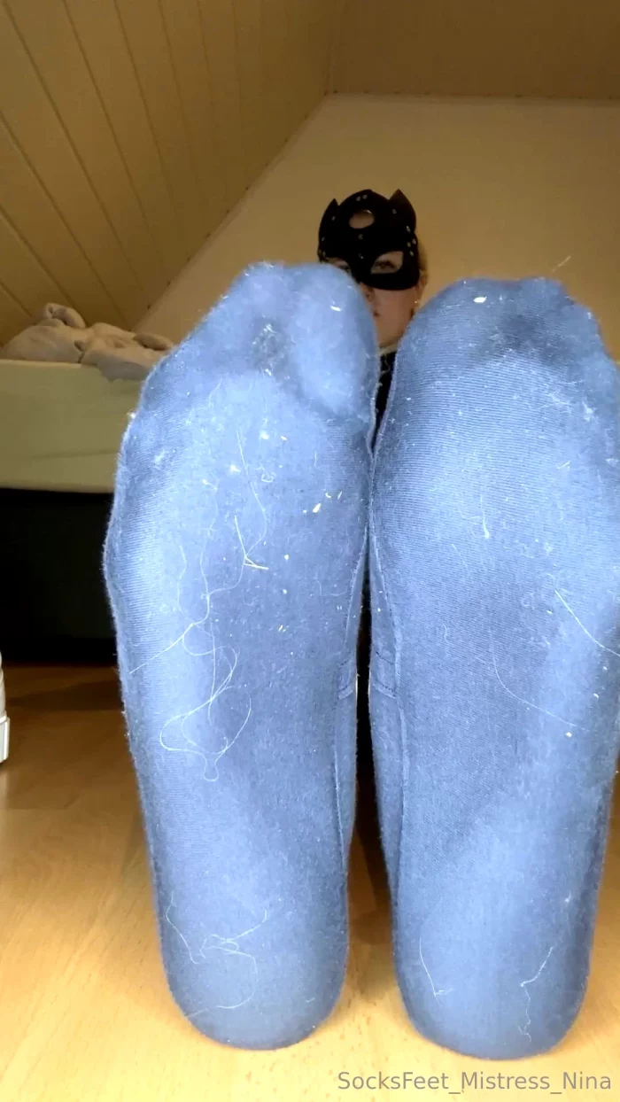 Lick My Sweaty Soles - SOCKSFEET MISTRESS NINA - MP4