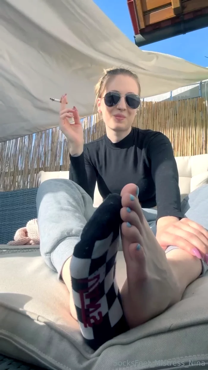 My Sweaty Soles Want To Be Pampered, So Do Your Job - SOCKSFEET MISTRESS NINA - MP4