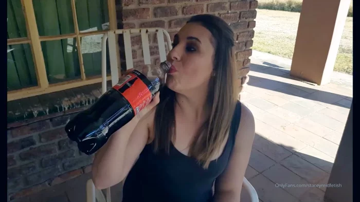 Stacey Burping Outdoors For You! - STACEY REID FETISH - MP4