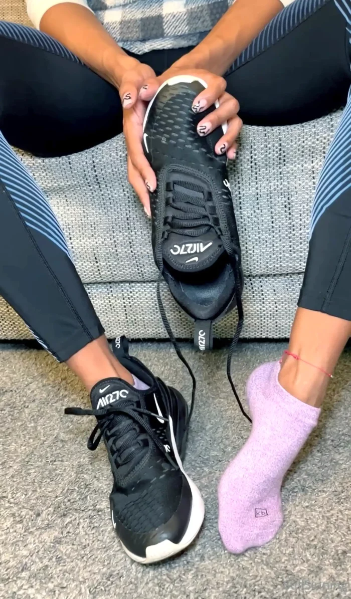 I Will Make You Explode In My Nike270s - STILLSINNING ISABELA - MP4