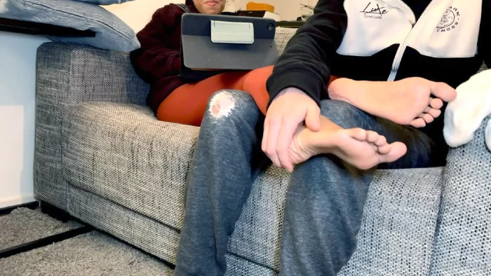 Just Focusing On Work While These Dirty Socks Get The Attention They Deserve - STILLSINNING ISABELA - MP4
