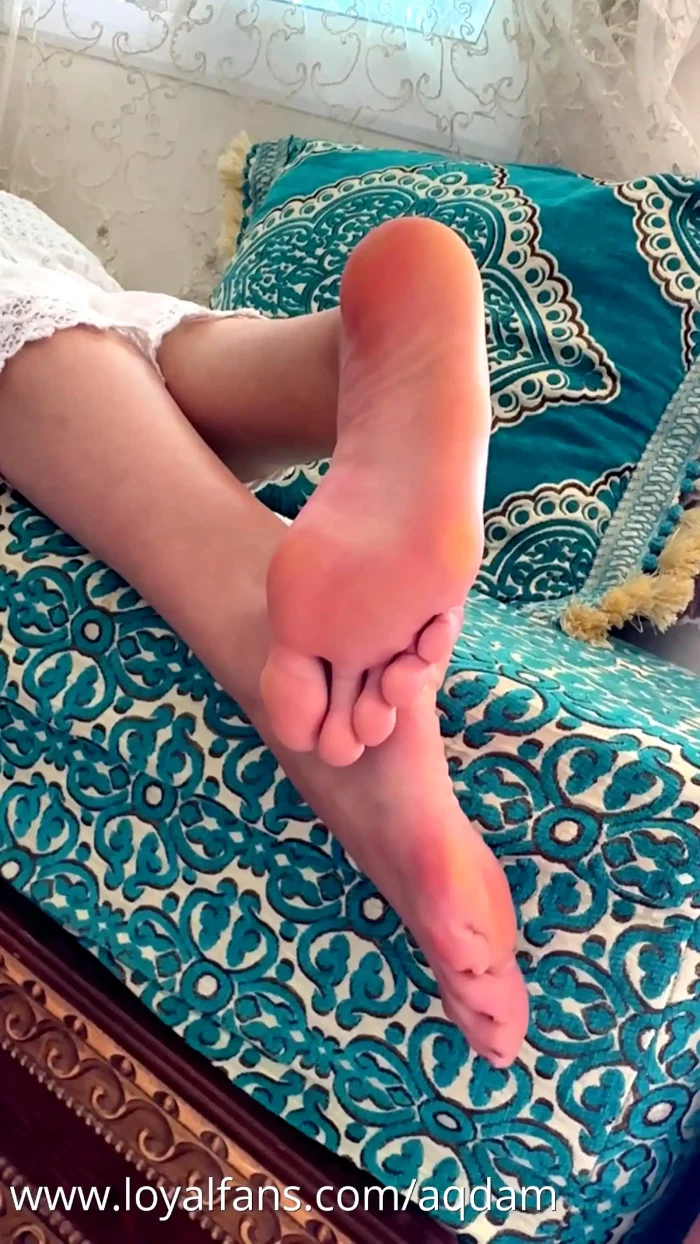 Yasmine - Queen Of Long Toes 42eu Part 2 - SUFALIA - MP4