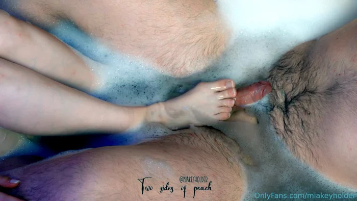 Even Being Gentle, I Still Ruin Orgasms - TWO SIDES OF PEACH / MIA KEYHOLDER - MP4