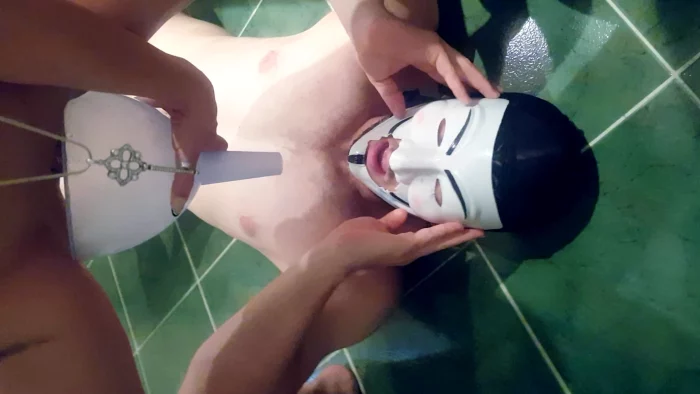 Golden Rain - DOMINA ANDOVA SCAT - MP4