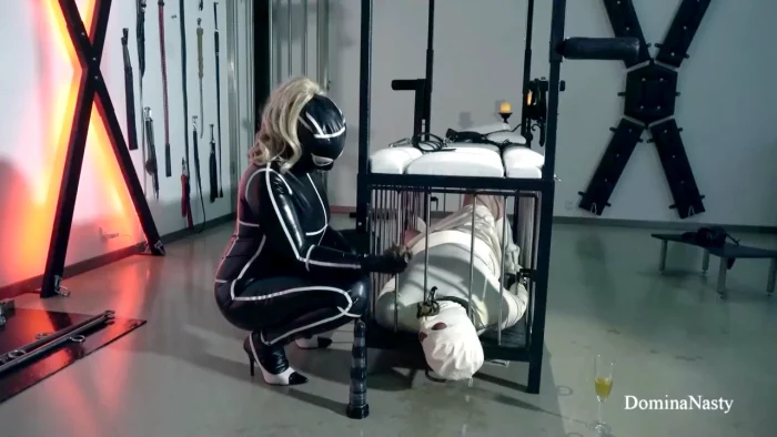 Cruel Scat Domina - DOMINA NASTY SCAT - MP4