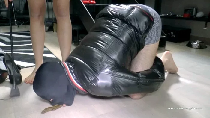 Moncler Slave Wc - MISTRESS GAIA SCAT - MP4