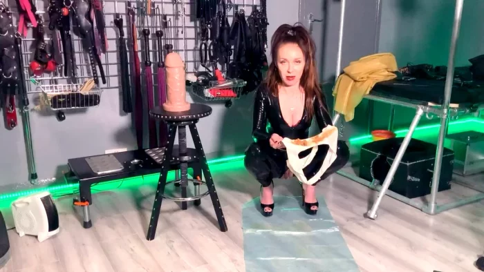 Mistress Has Something Lovely For You Part 2 - MISTRESS JULIA TAYLOR - MP4