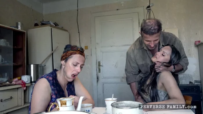 Disgusting Aunt Breeda - PERVERSE FAMILY - MP4