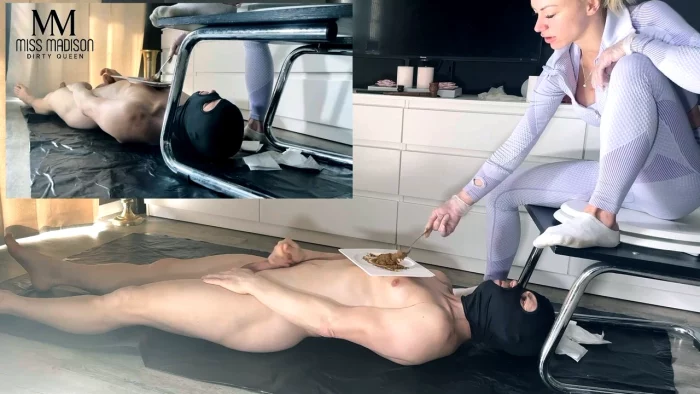 Obedience And Enjoyment - The Special Meal After Training - VALENTINA LUX SCAT - MP4