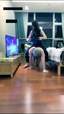 Goddess Xiaoyue Supervising Houseslave To Do Housework - CNQUEENS / CHINESE FEMDOM GODDESS - MP4