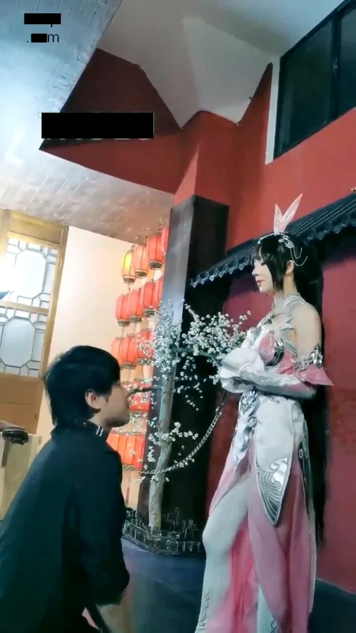 Cosplay Goddess Dominates Otaku Slave Cosplay - CNQUEENS / CHINESE FEMDOM GODDESS - MP4