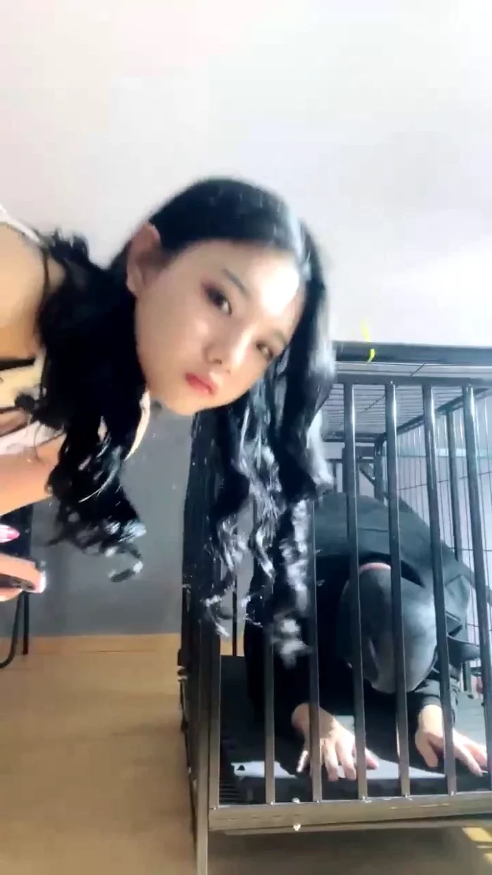 Strict Goddess Chujian Femdom Session - CNQUEENS / CHINESE FEMDOM GODDESS - MP4