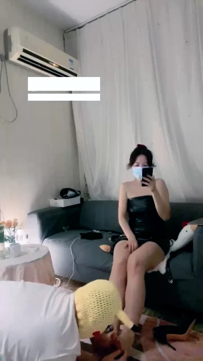 Goddess Ruoyi First Femdom Video - CNQUEENS / CHINESE FEMDOM GODDESS - MP4