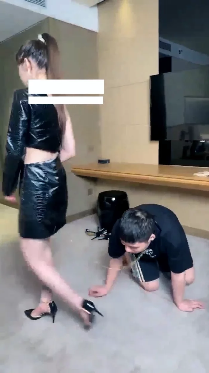 Goddess Ling Zhu Dog Training - CNQUEENS / CHINESE FEMDOM GODDESS - MP4