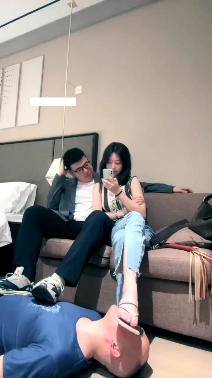 Goddess Jen And Her Boyfriend Humiliate Horny Slave - CNQUEENS / CHINESE FEMDOM GODDESS - MP4