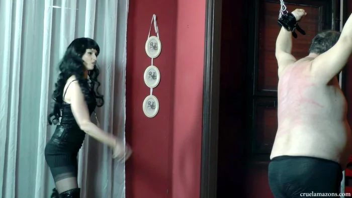 Slave In A Row - The Whipping - CRUELAMAZONS - MP4