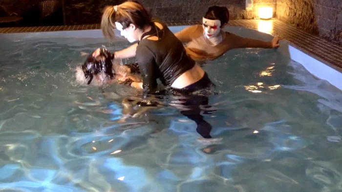 Pool Fight - CRUEL JP WOMAN - MP4