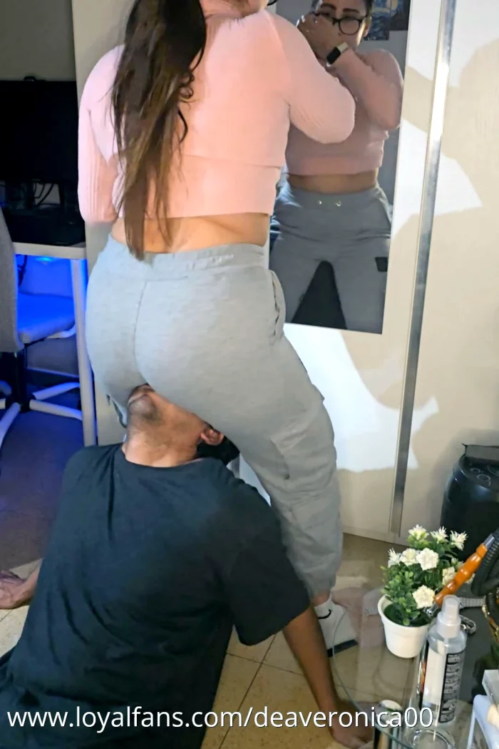 Shut Up Chair! - DEA VERONICA / MISS GC - MP4