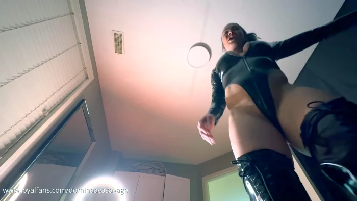 POV Face Sit - DOMINA AVA SAVAGE - MP4
