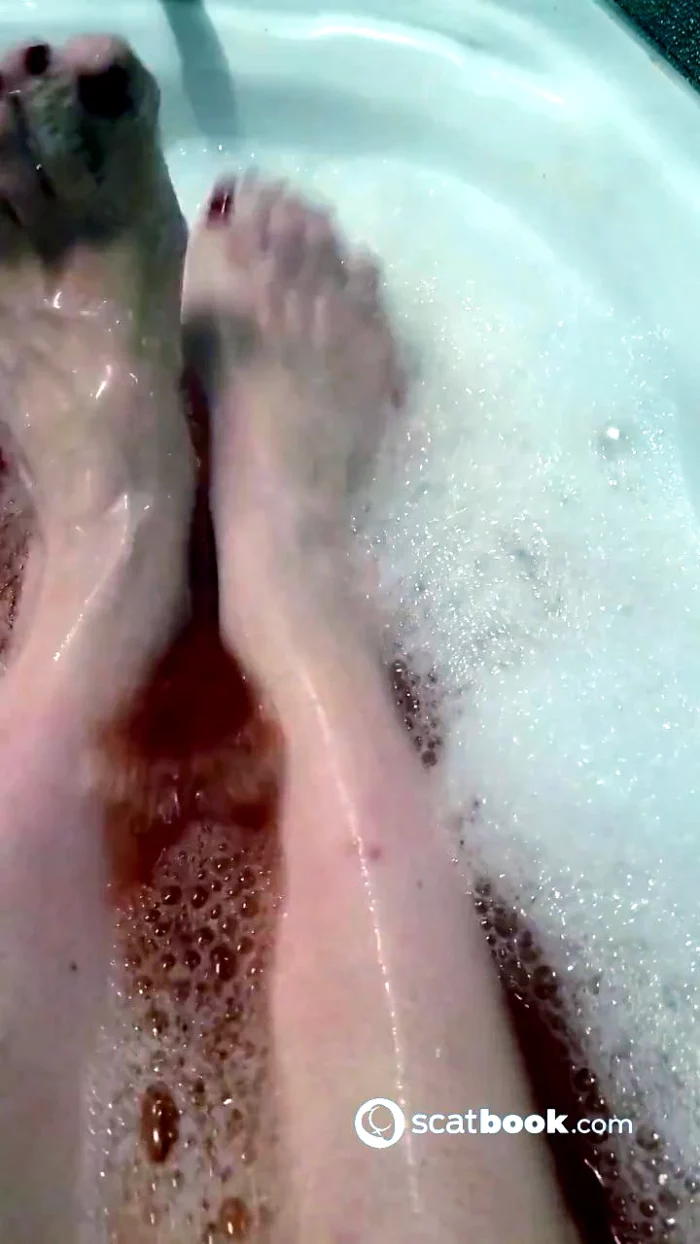 Feet In The Bath - DOMINA BLAIZE - MP4