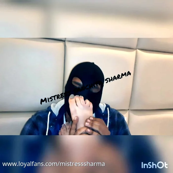 Feet Licking - DOM SANCHITA SHARMA / MISTRESS SANCHITA - MP4