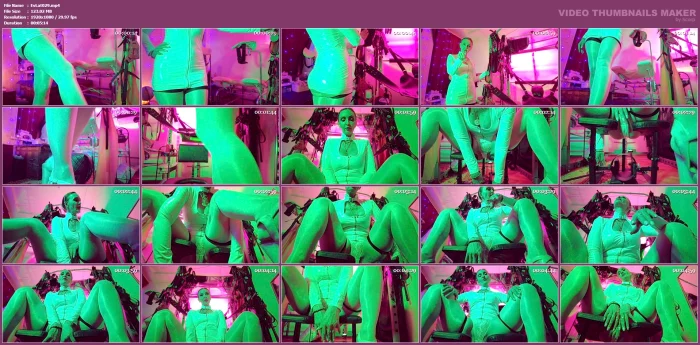 Dominatrix Eva Latex Solo Facesitting Femdom - EVA LATEXXX - MP4