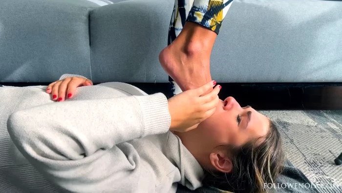 Breaking My Female Slaves Throat - Foot Gagging Session With My Female Sub - MISTRESS ENOLA FETISH - MP4