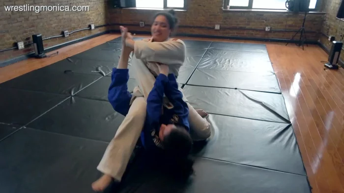 Bella Luxx Vs Kami Kyller - GI FEET VIXENS - MP4