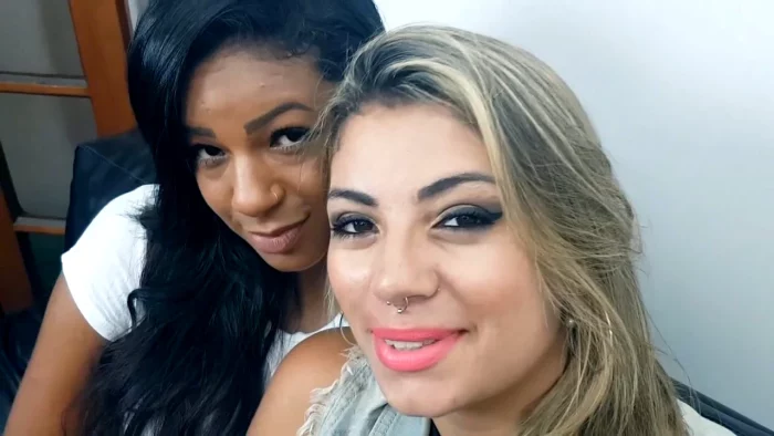 Hot Kisses Giantesses Goddesses By Sofia Goddess Giant And Alessandra Giant - FETISHKING / MFVIDEOBRAZIL - MP4