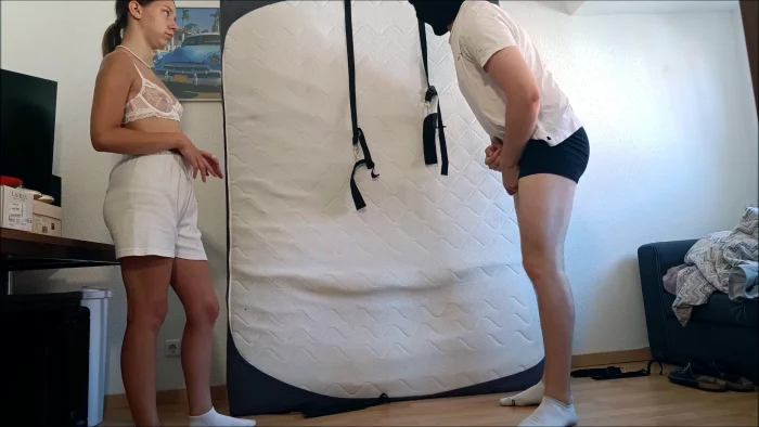 Ballbusting In Transparenter Unterwsche - GERMAN BALLS BUSTED - MP4