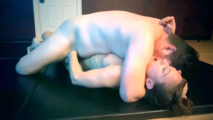 Nude Silky Legs Erotic Pantyhose Wrestling With Cheyenne Jewel And Hanz Vanderkill - HANZ VANDERKILL'S BATTLE THEATRE - MP4