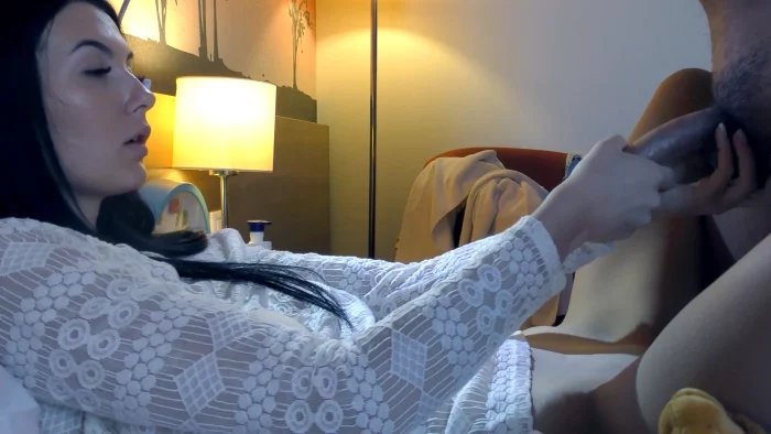 When You Know You Cannot Hold It Anymore - Simone Part X - IGNORINGHANDJOBS - MP4