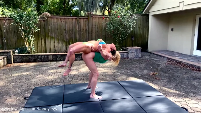 Kandy And Amazon Nikkis' Very First Lift And Carry - KANDY LEGS - MP4