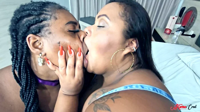 Kissing Between BBW Friends - KARINA CRUEL FETISH VIDEOS - MP4