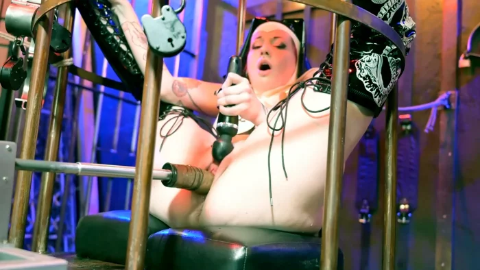 Solo Squirting Fuck Machine Rubber Latex Nun - LADY LAZARUS / LADYLAZ - MP4