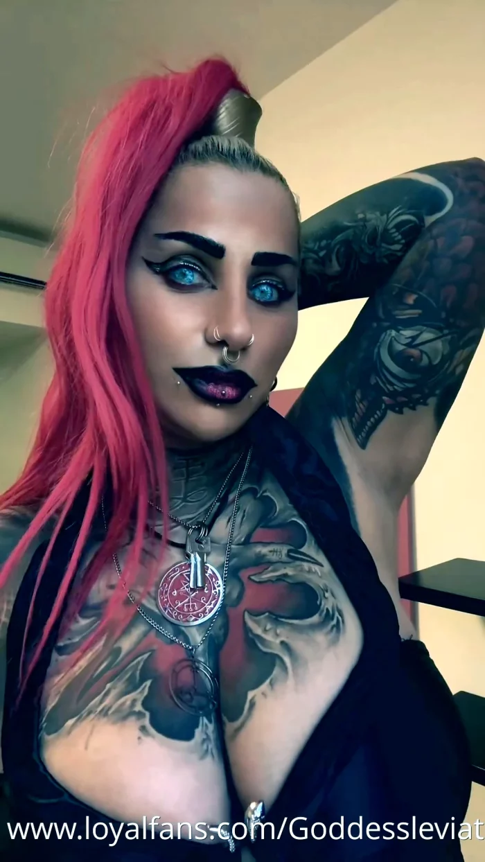 I Want To Kneel On Your Knees - MEDUSA GORGONS / GODDESS LEVIATHAN MEDUSA / THE SORCERESS - MP4