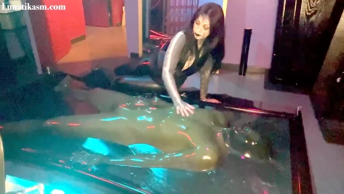 His First Vacbed Experience - MISTRESS LUNATIKA / LUNATIKASM - MP4