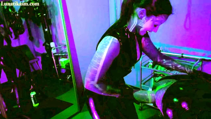 Neon Fist Fucking - MISTRESS LUNATIKA / LUNATIKASM - MP4