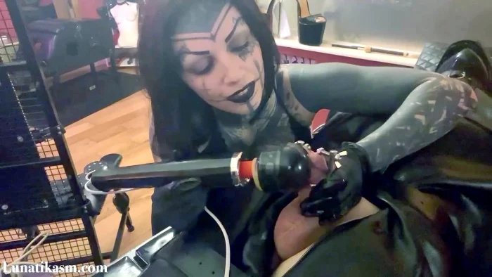 Urethral Stretching - MISTRESS LUNATIKA / LUNATIKASM - MP4