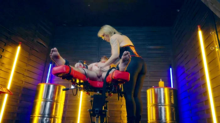 The Red Slave Chair - MONICA MILF - MP4