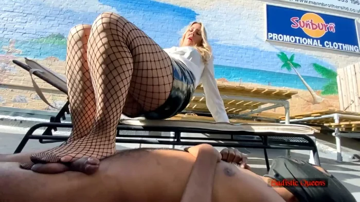 Lady Diosa - Squished While Napping - SADISTIC QUEENS / SQUISHYSAX - MP4