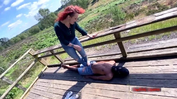 Miss Katherine Kendal - Stomping Sweaty Feet - SADISTIC QUEENS / SQUISHYSAX - MP4