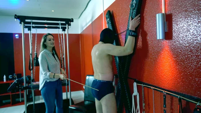 Lady Iveta - 16 Strokes For The Failure - SADO-LADIES - MP4