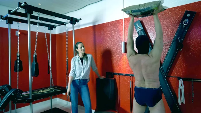 Lady Iveta - Sandbag Training - SADO-LADIES - MP4