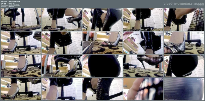 Hiding Under My Desk - SEXIRAVENRAE / RAVEN RAE - MP4