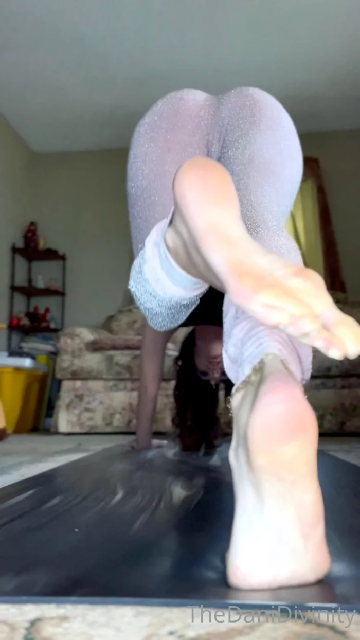 Short Yoga Glimpse In My See Through Joggers - GODDESS DANI DIVINITY - MP4