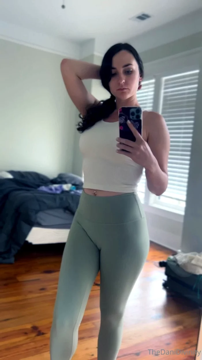 Made A Silly Boy Take Me Shopping And Hand Me Thousands - GODDESS DANI DIVINITY - MP4