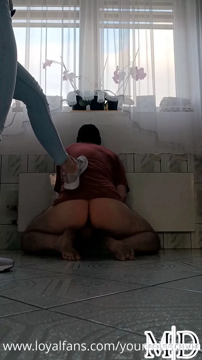 Ballbusting - YOURMISSDIVINE - MP4